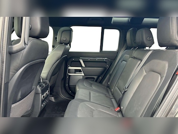Used Land Rover Defender 2024 for sale - 76475922: Photo
