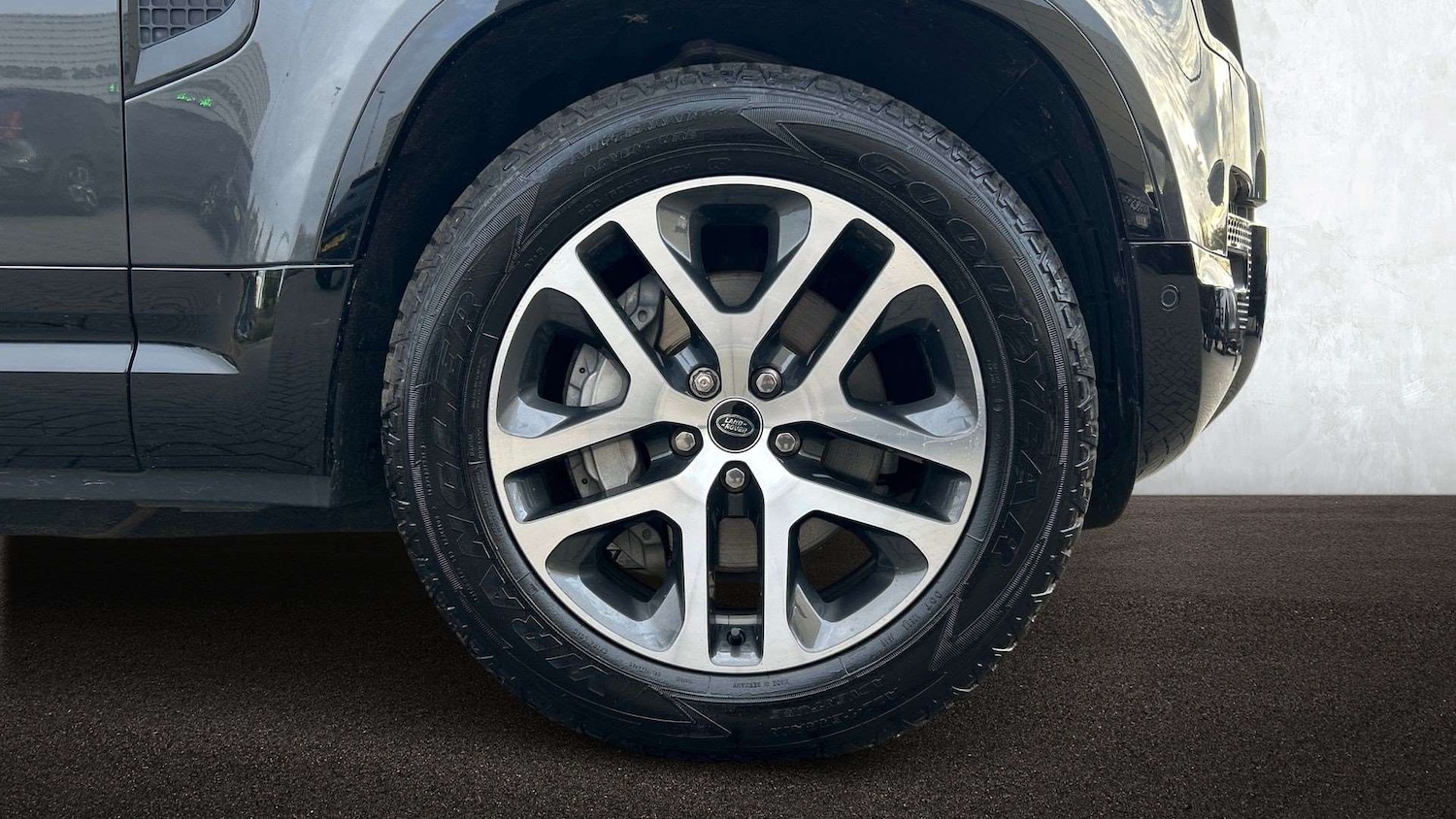 Used Land Rover Defender 2024 for sale - 76475922: Photo 8