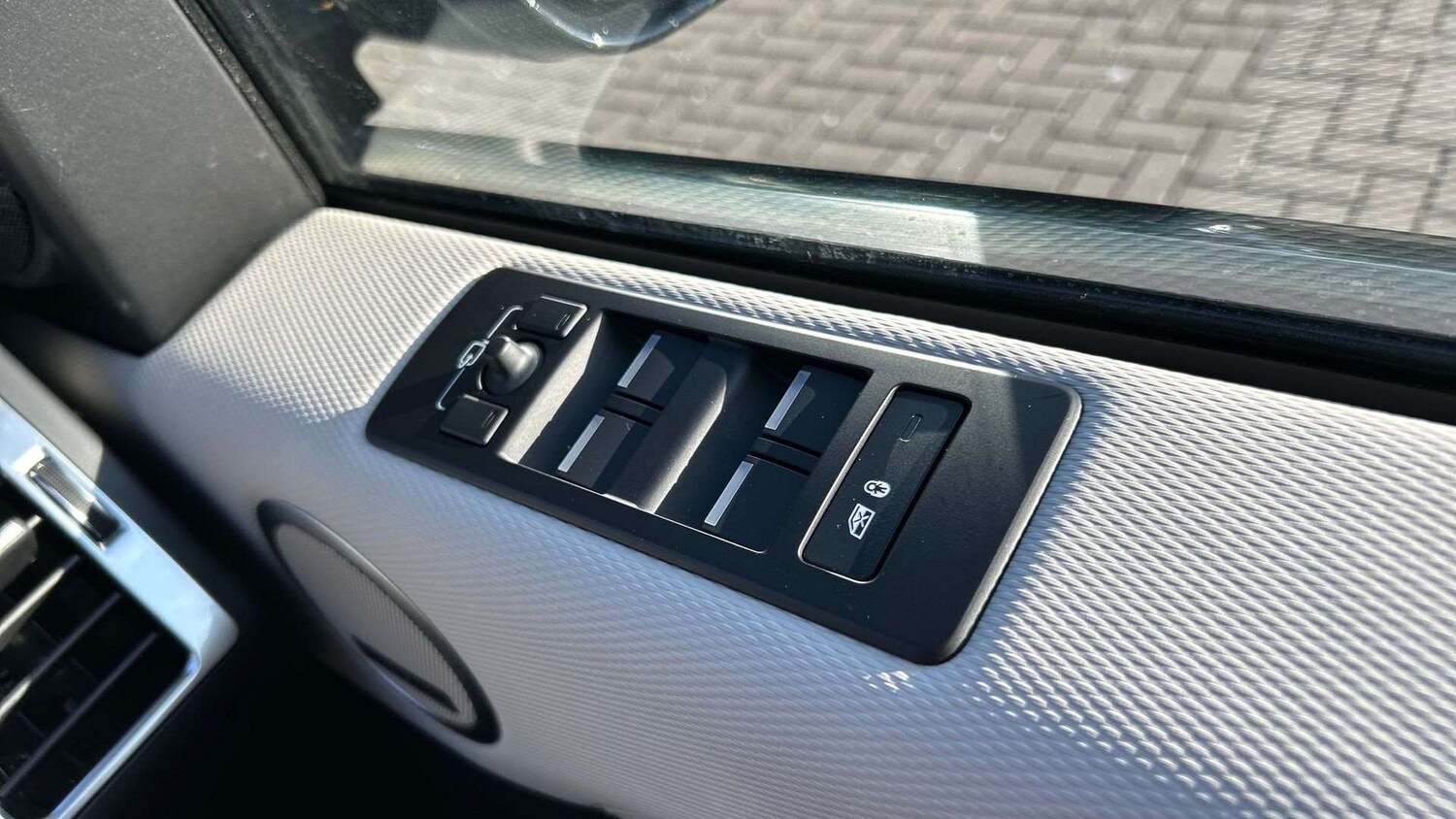 Used Land Rover Discovery 2023 for sale - 77972734: Photo 33