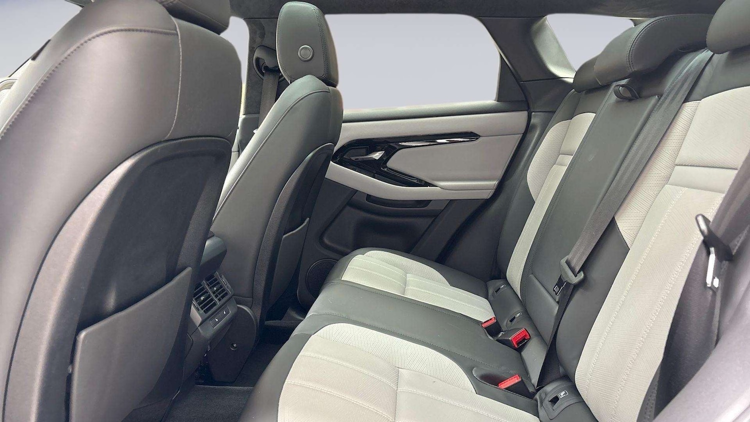 Used Land Rover Range Rover Evoque 2024 for sale - 77589029: Photo 4