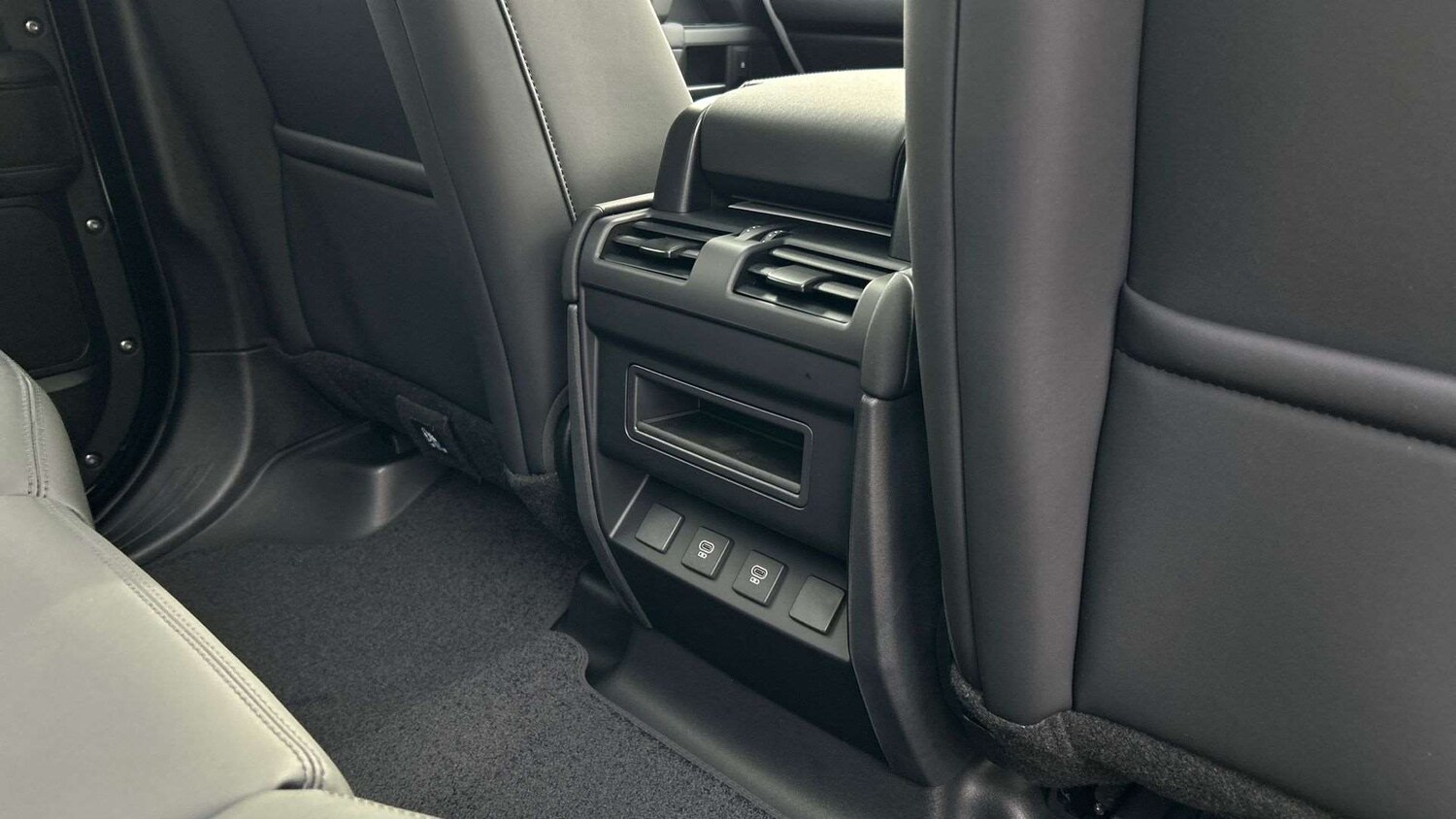 Used Land Rover Defender 2025 for sale - 77577267: Photo 18