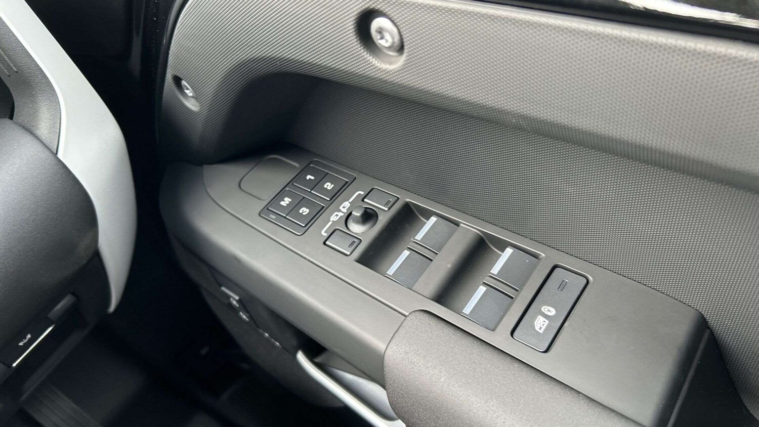 Used Land Rover Defender 2025 for sale - 77577267: Photo 25