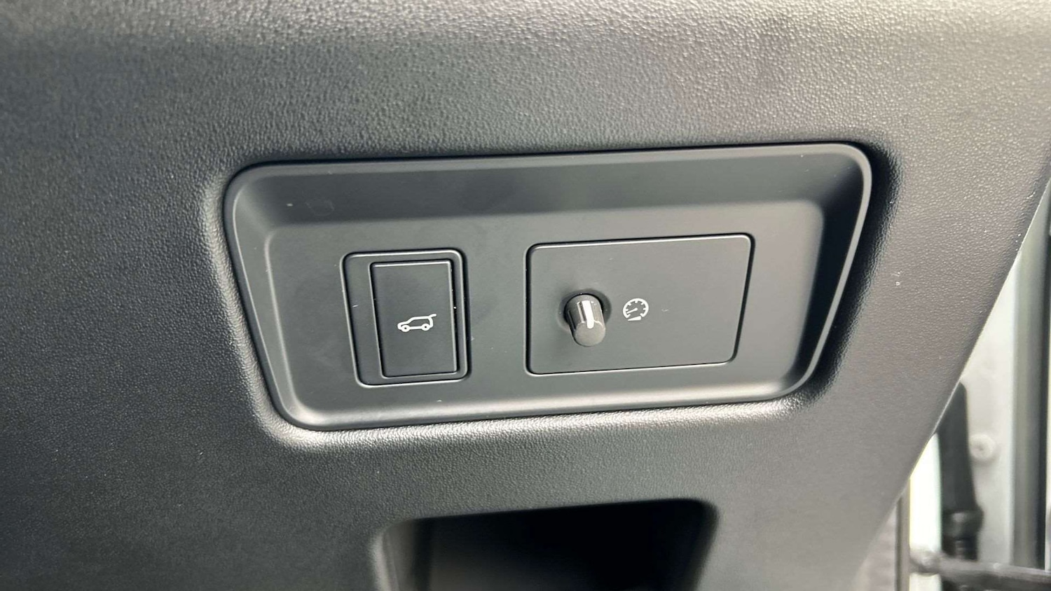 Used Land Rover Discovery 2023 for sale - 76460168: Photo 34