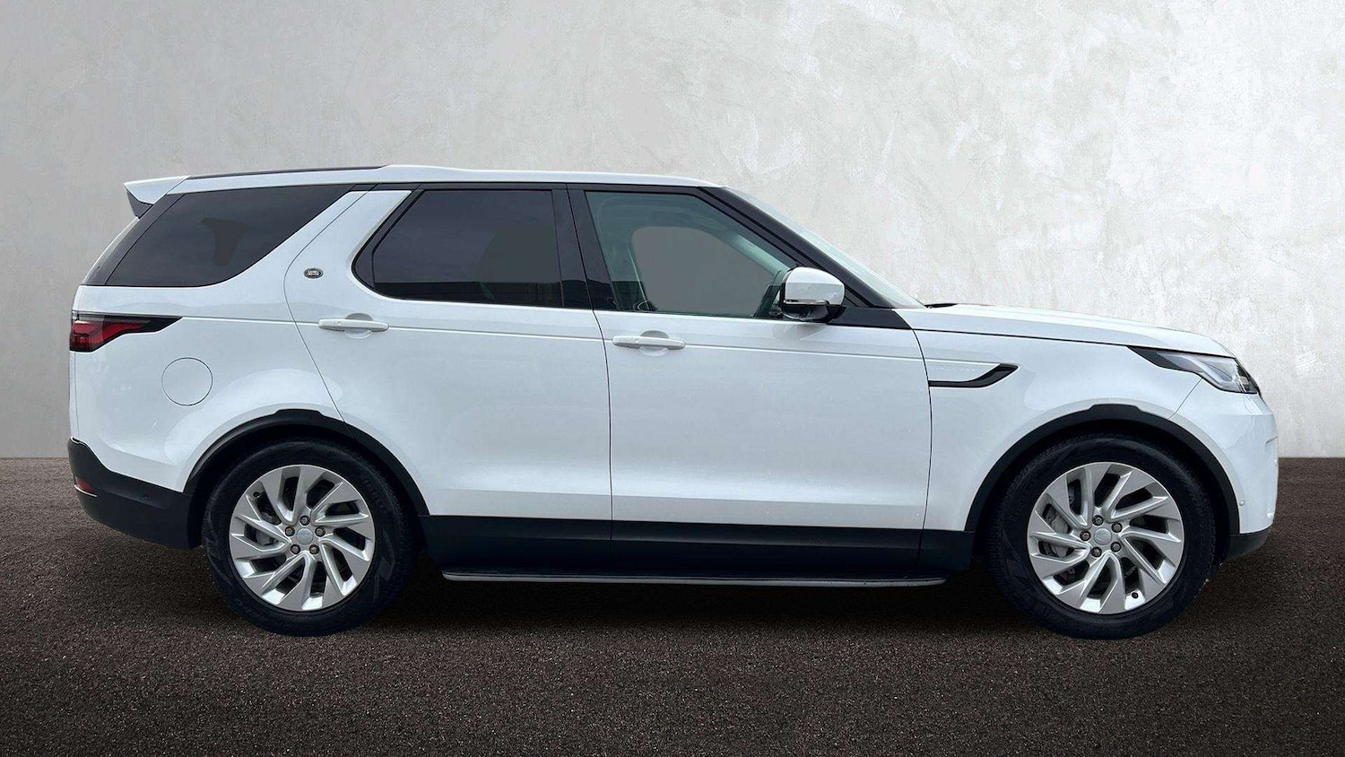 Used Land Rover Discovery 2023 for sale - 76460168: Photo 5