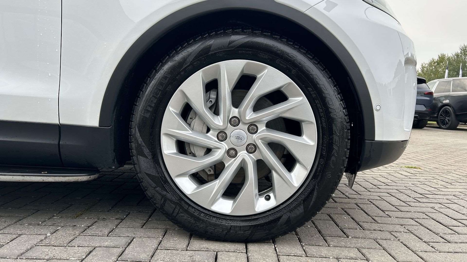 Used Land Rover Discovery 2023 for sale - 76460168: Photo 8