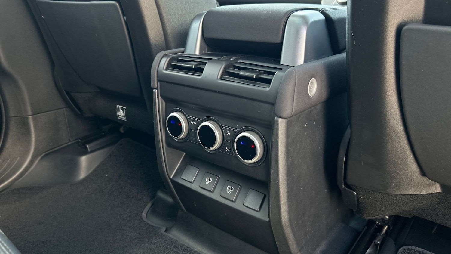 Used Land Rover Defender 2022 for sale - 78173957: Photo 18