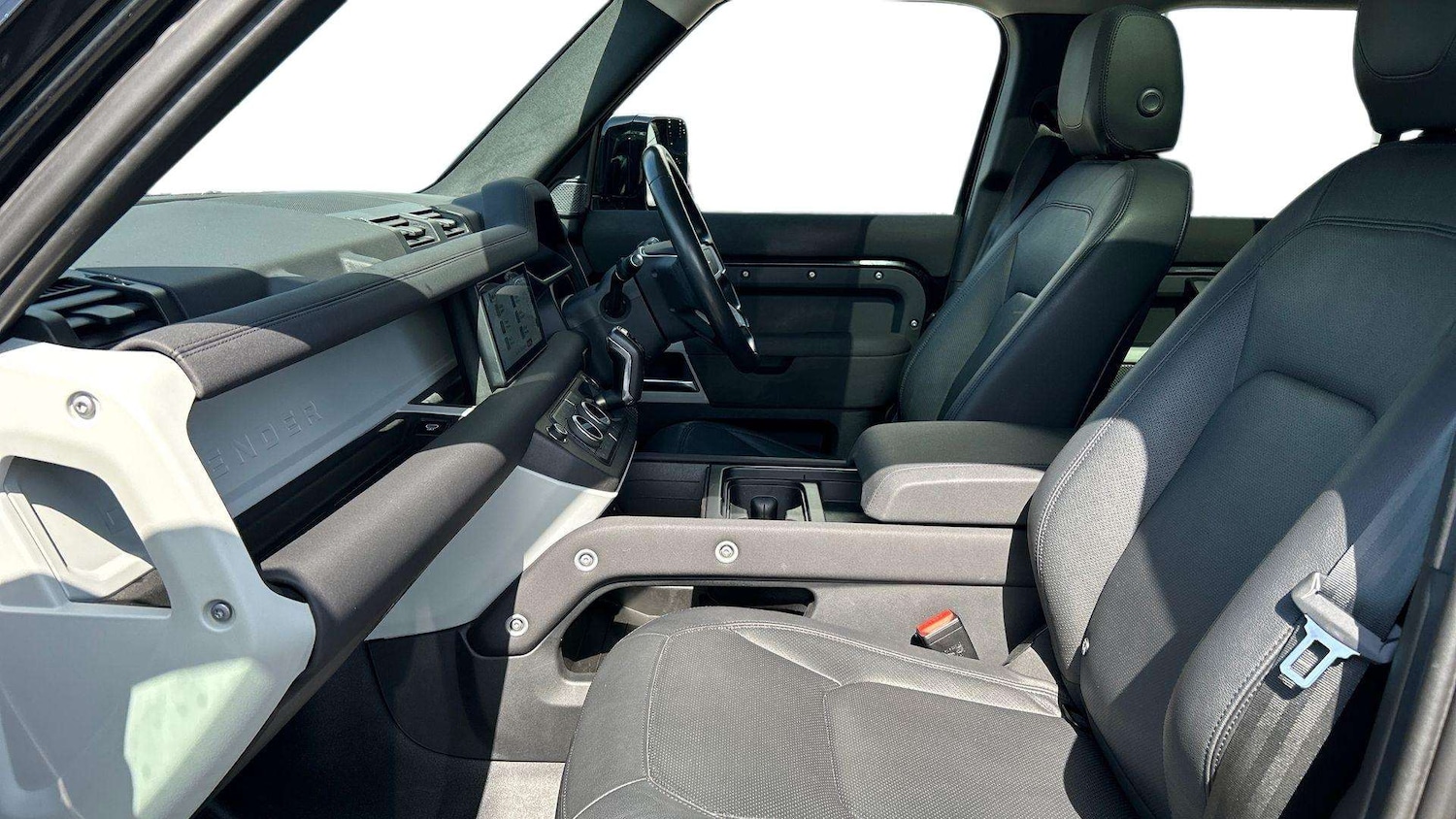 Used Land Rover Defender 2022 for sale - 78173957: Photo 3