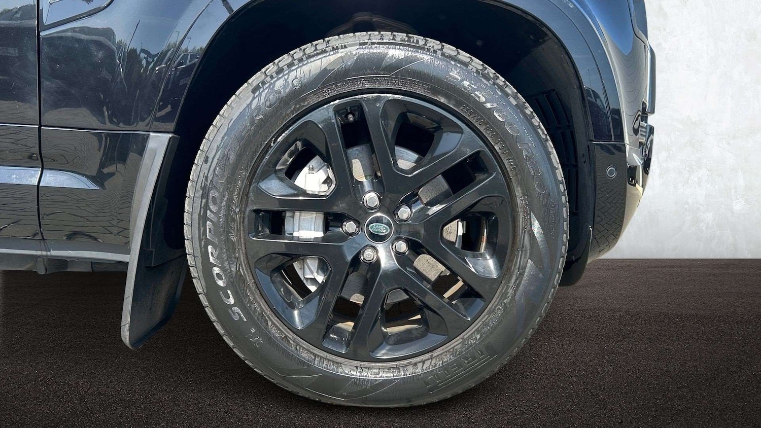 Used Land Rover Defender 2022 for sale - 78173957: Photo 8