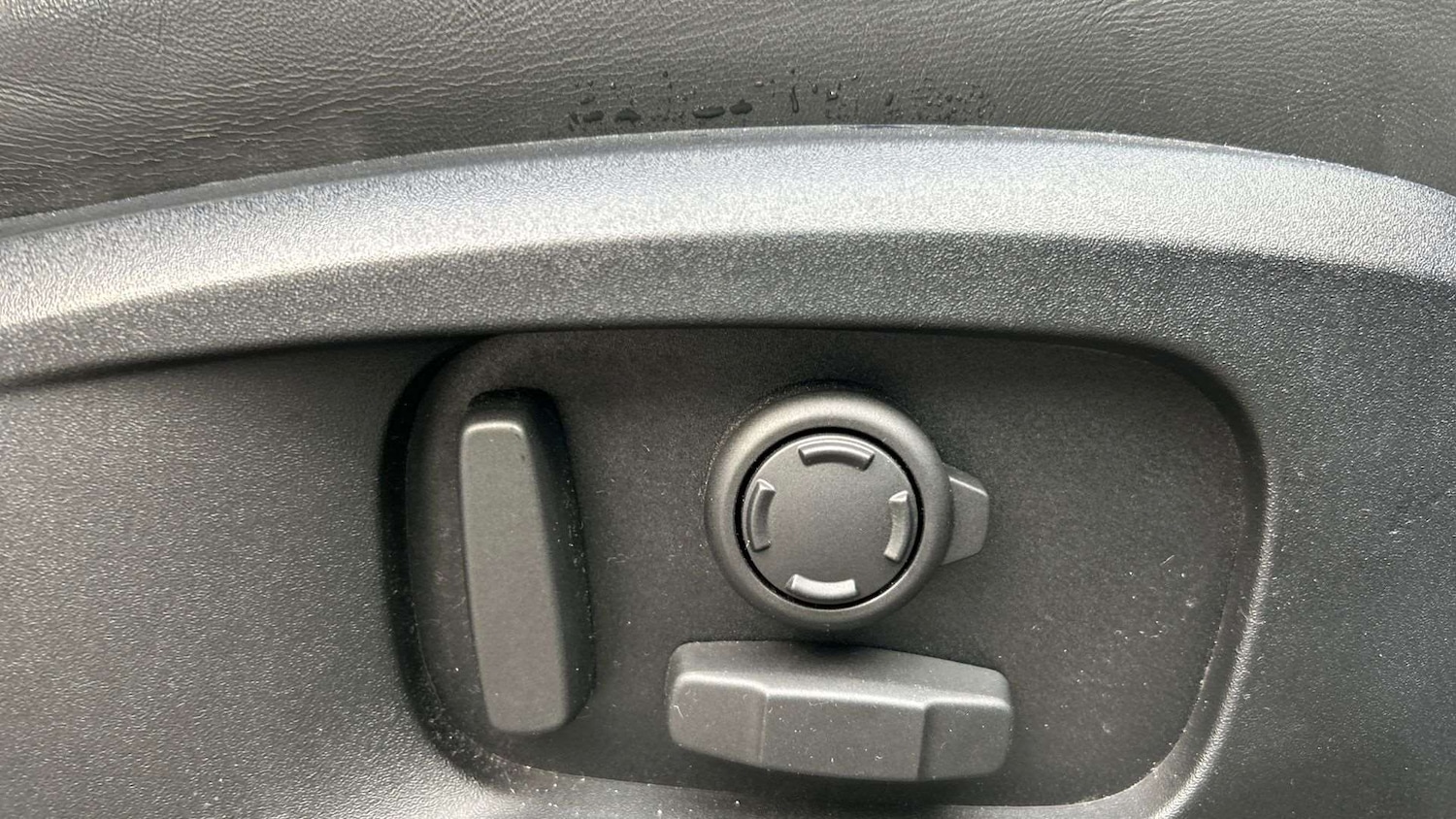 Used Land Rover Defender for sale - 76705110: Photo 34