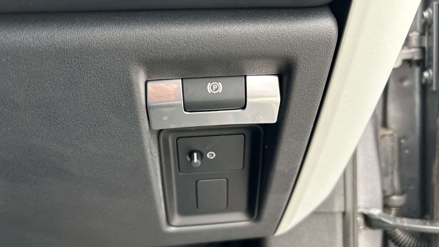 Used Land Rover Defender for sale - 76705110: Photo 35