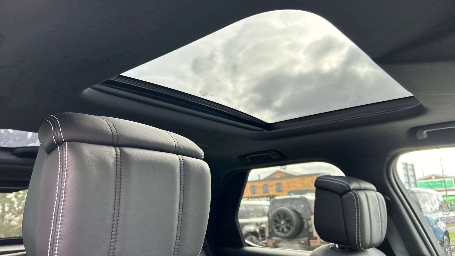 Used Land Rover Discovery 2024 for sale - 76460571: Photo 21