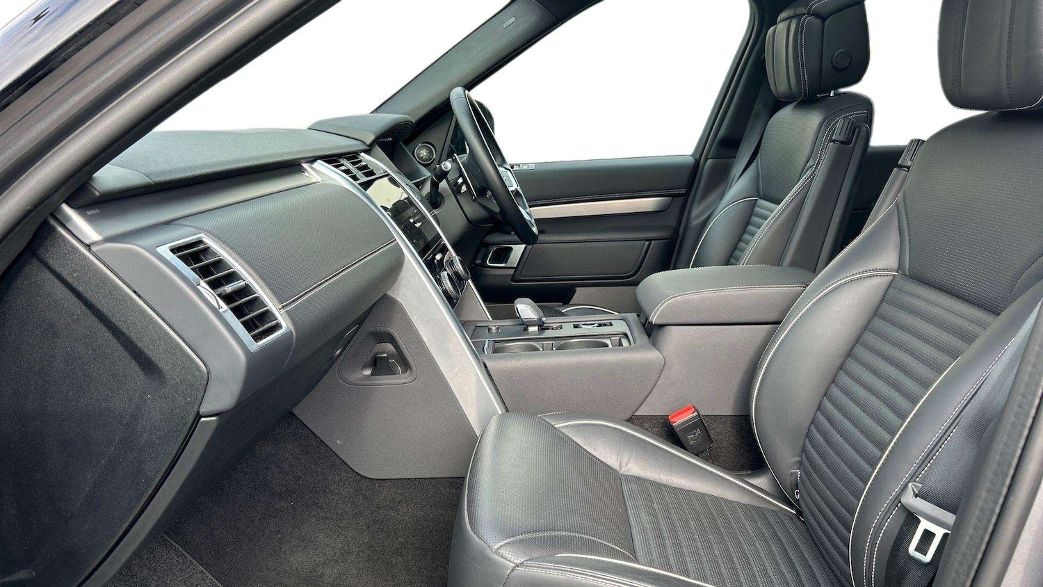 Used Land Rover Discovery 2024 for sale - 76460571: Photo 3