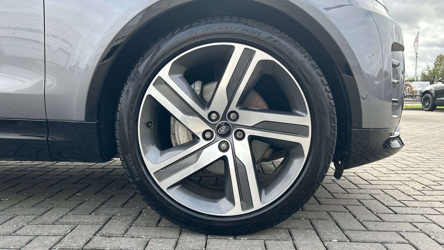 Used Land Rover Discovery 2024 for sale - 76460571: Photo 8