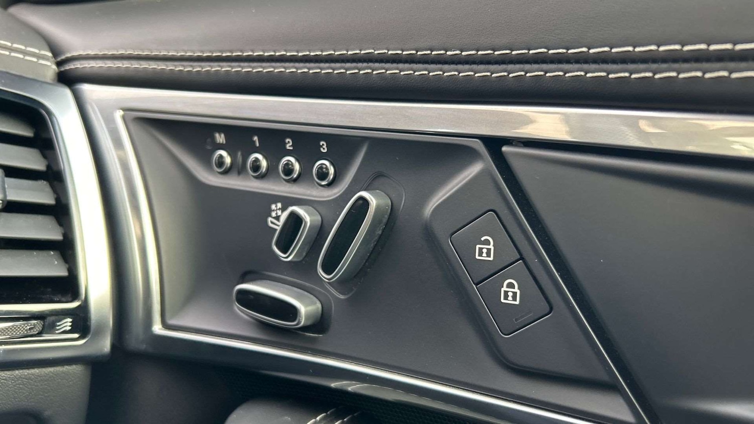 Used Jaguar F-Type for sale - 77995831: Photo 23