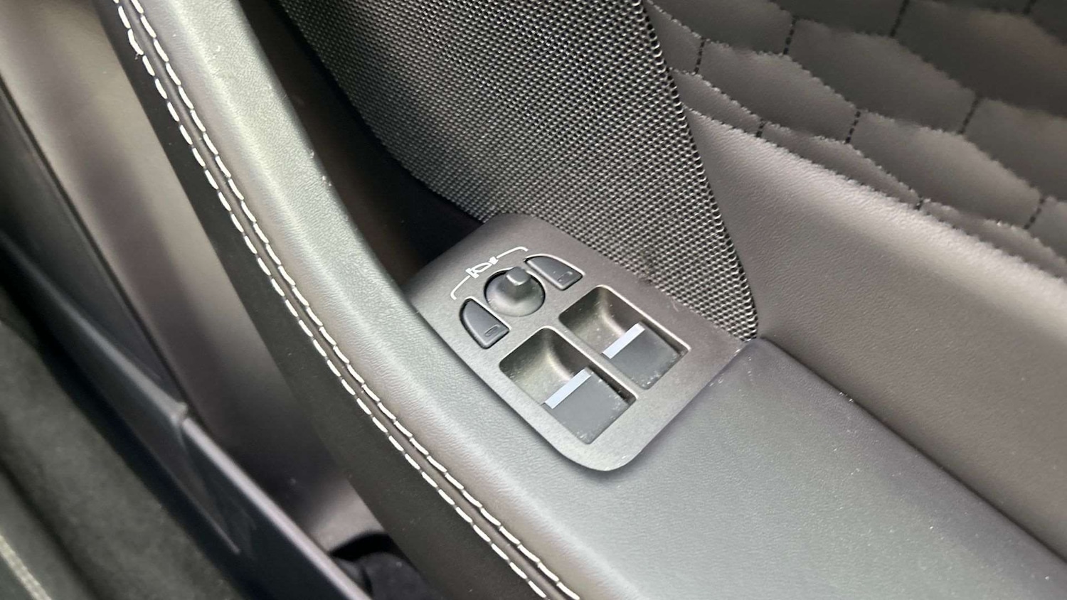 Used Jaguar F-Type for sale - 77995831: Photo 32