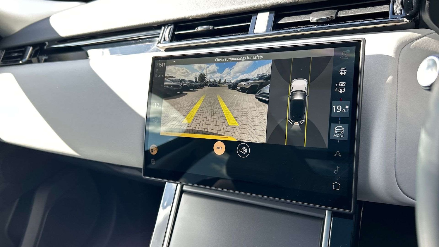 Used Land Rover Range Rover Velar 2025 for sale - 76460406: Photo 12