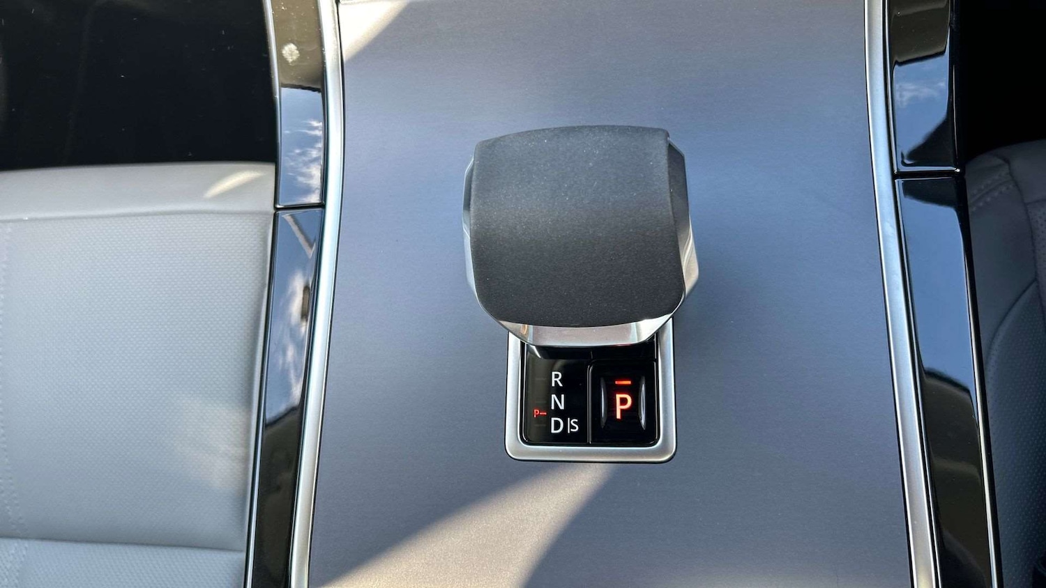 Used Land Rover Range Rover Velar 2025 for sale - 76460406: Photo 13