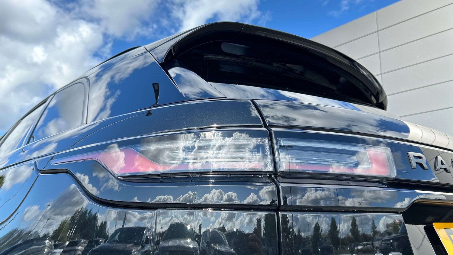 Used Land Rover Range Rover Velar 2025 for sale - 76460406: Photo 19