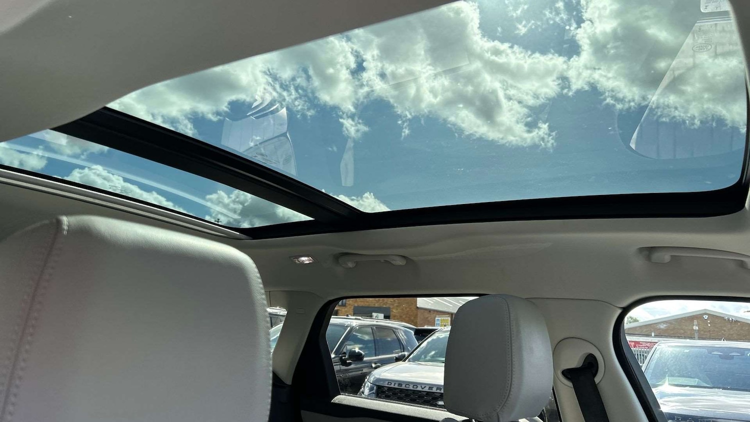 Used Land Rover Range Rover Velar 2025 for sale - 76460406: Photo 21