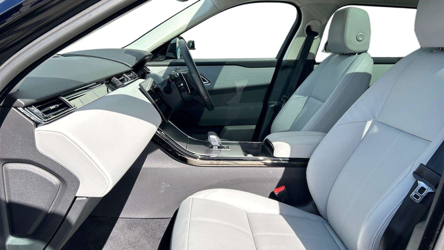 Used Land Rover Range Rover Velar 2025 for sale - 76460406: Photo 3