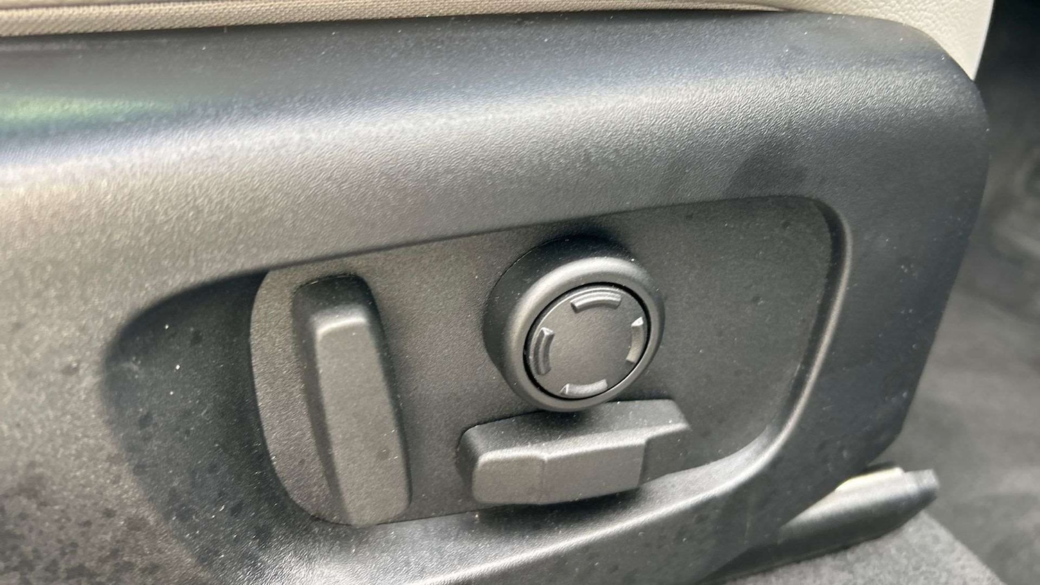 Used Land Rover Range Rover Velar 2025 for sale - 76460406: Photo 32