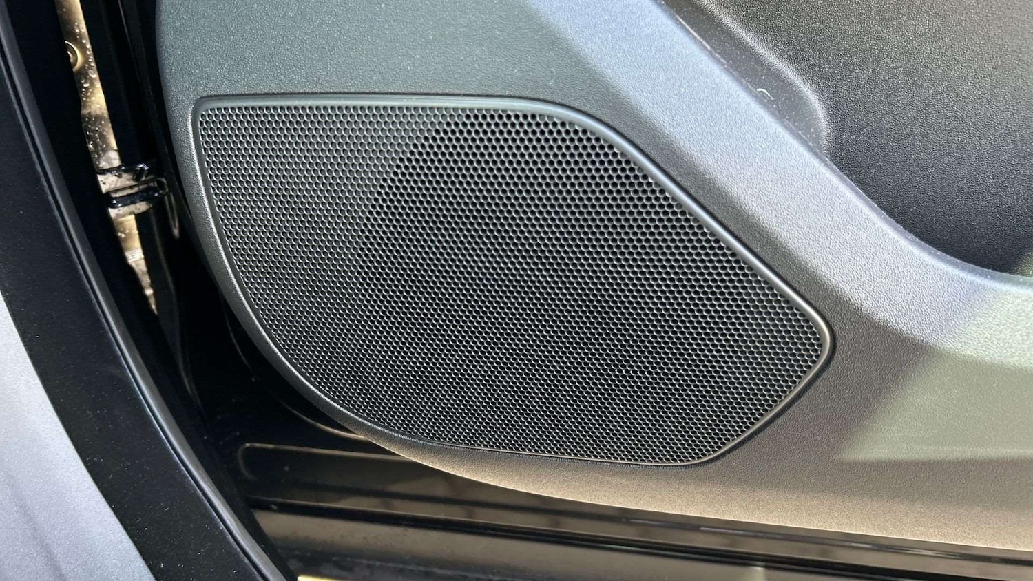 Used Land Rover Range Rover Velar 2025 for sale - 76460406: Photo 34