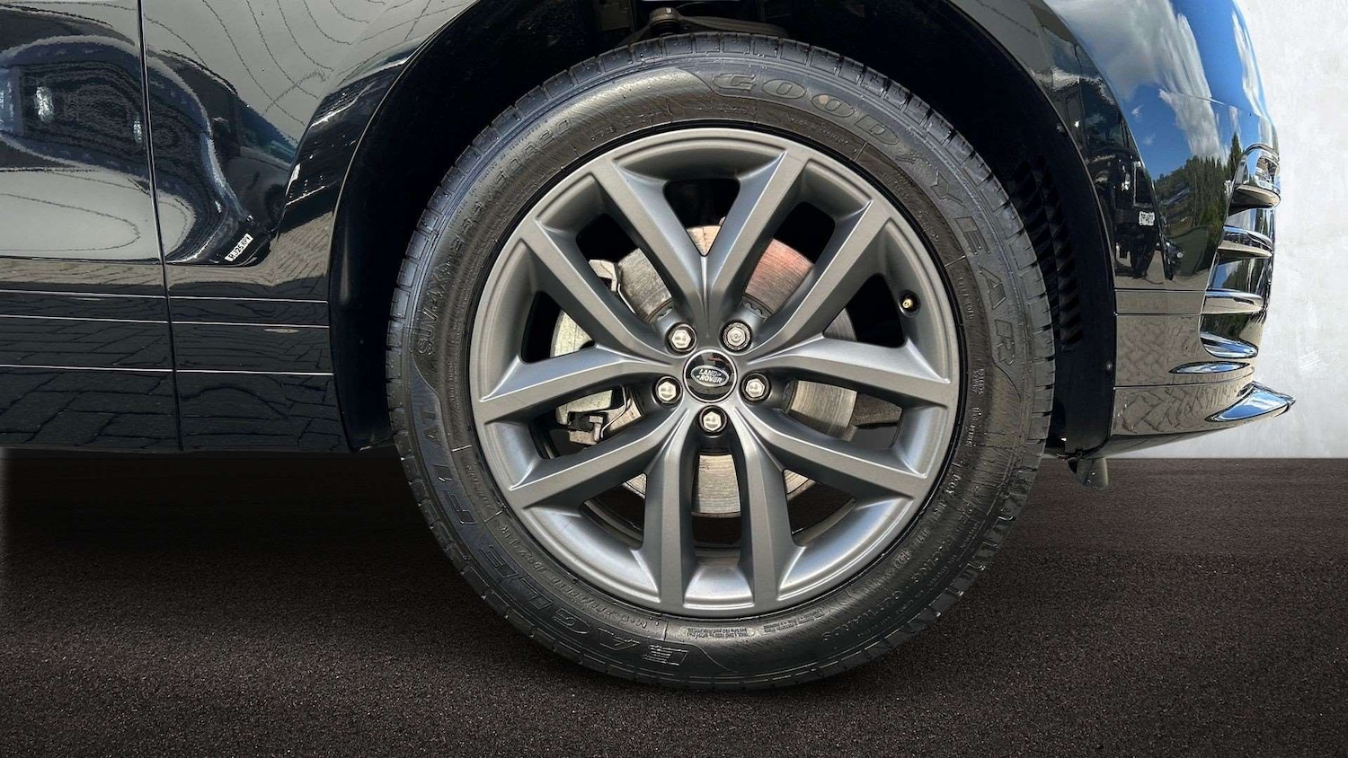 Used Land Rover Range Rover Velar 2025 for sale - 76460406: Photo 8