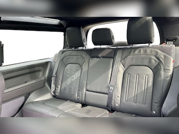 Used Land Rover Defender 2024 for sale - 77827532: Photo