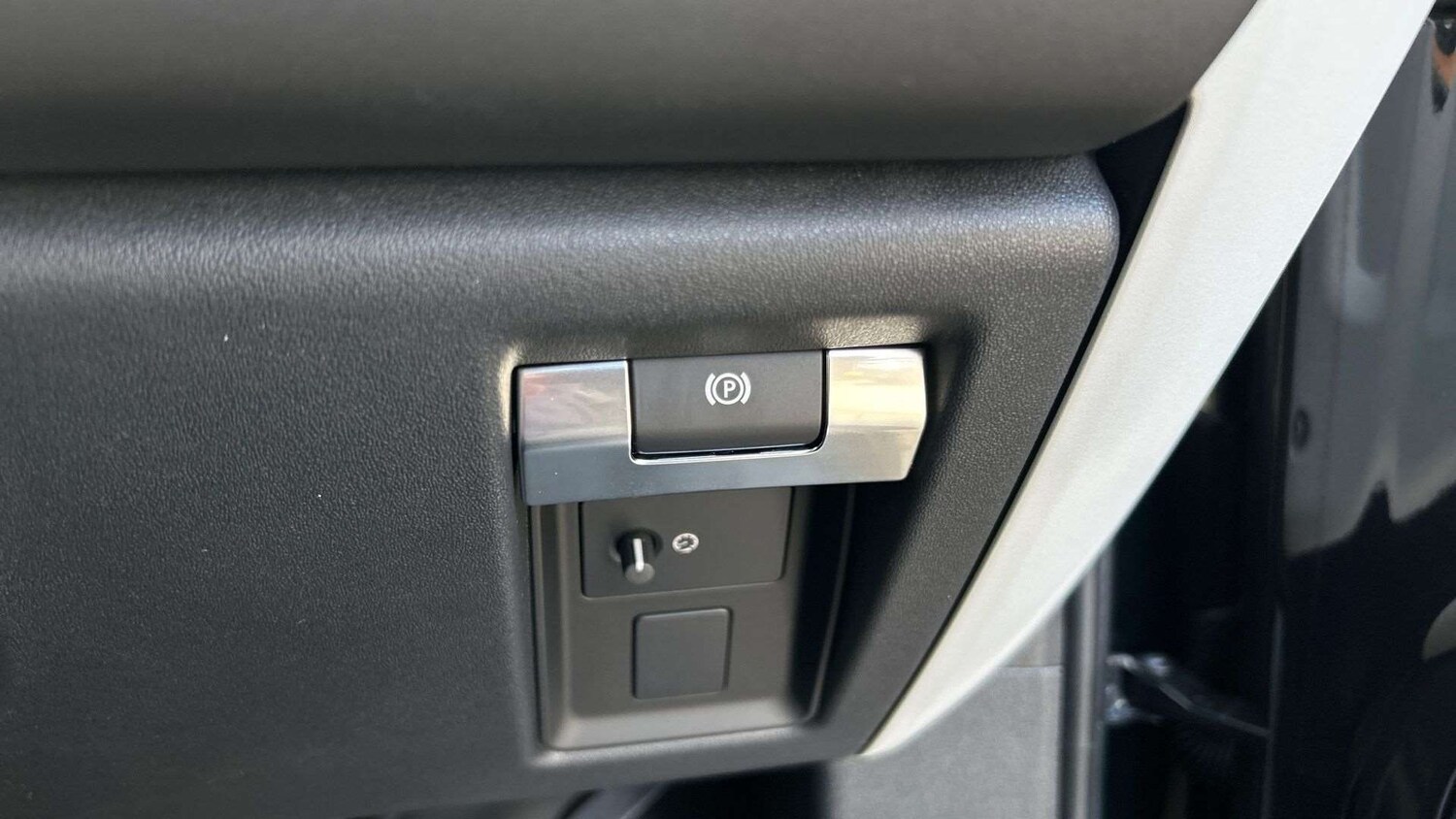 Used Land Rover Defender 2025 for sale - 77577379: Photo 34