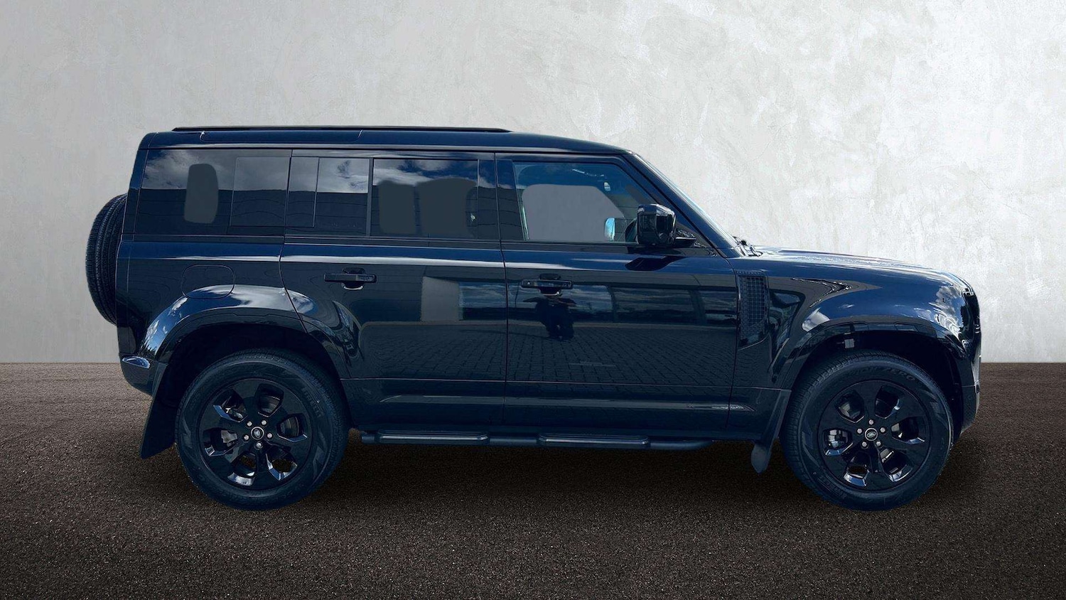 Used Land Rover Defender 2025 for sale - 77577379: Photo 5