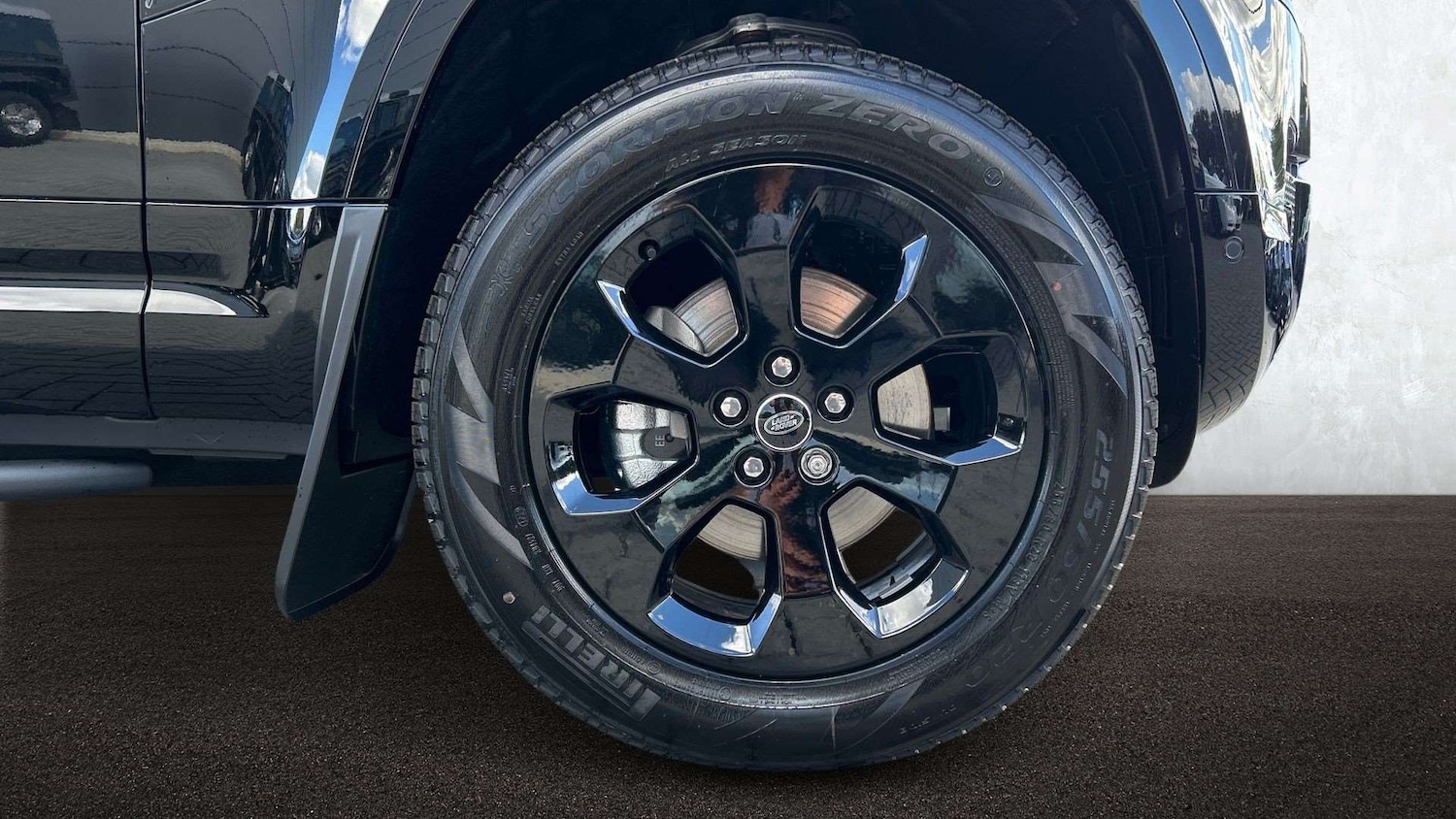 Used Land Rover Defender 2025 for sale - 77577379: Photo 8