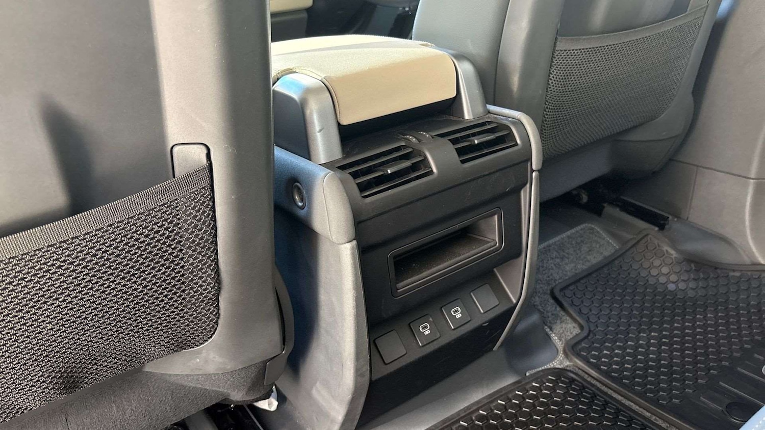 Used Land Rover Defender 2022 for sale - 77294126: Photo 18