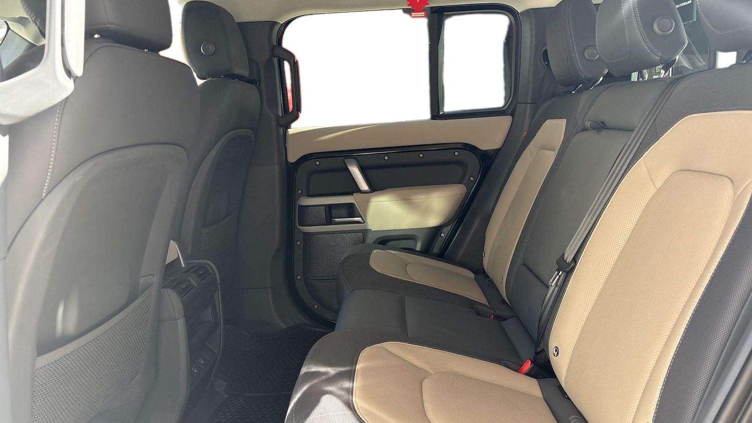 Used Land Rover Defender 2022 for sale - 77294126: Photo 4