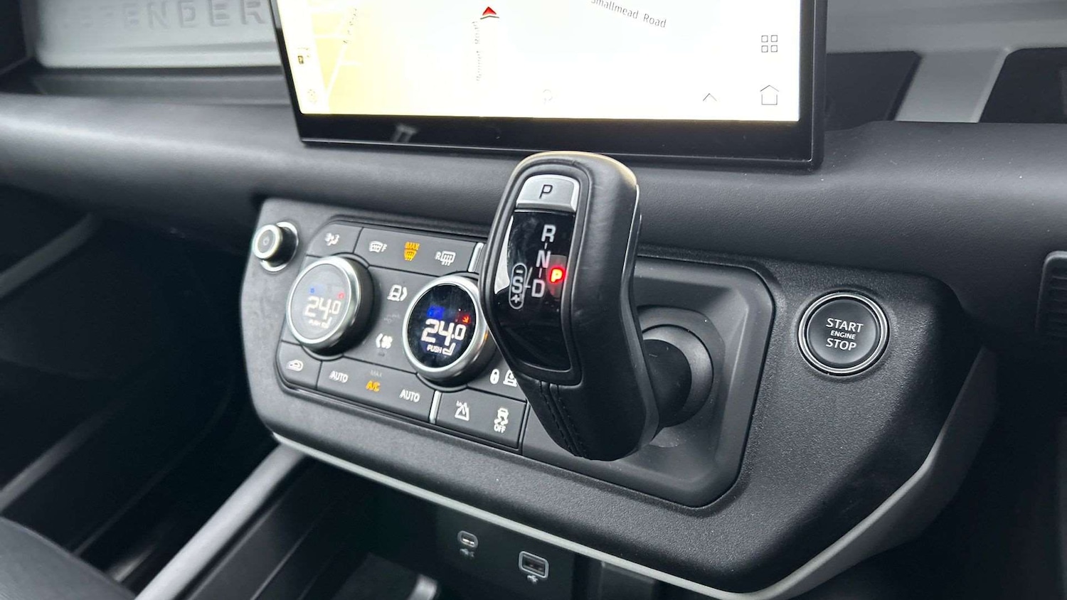 Used Land Rover Defender 2024 for sale - 77308508: Photo 13