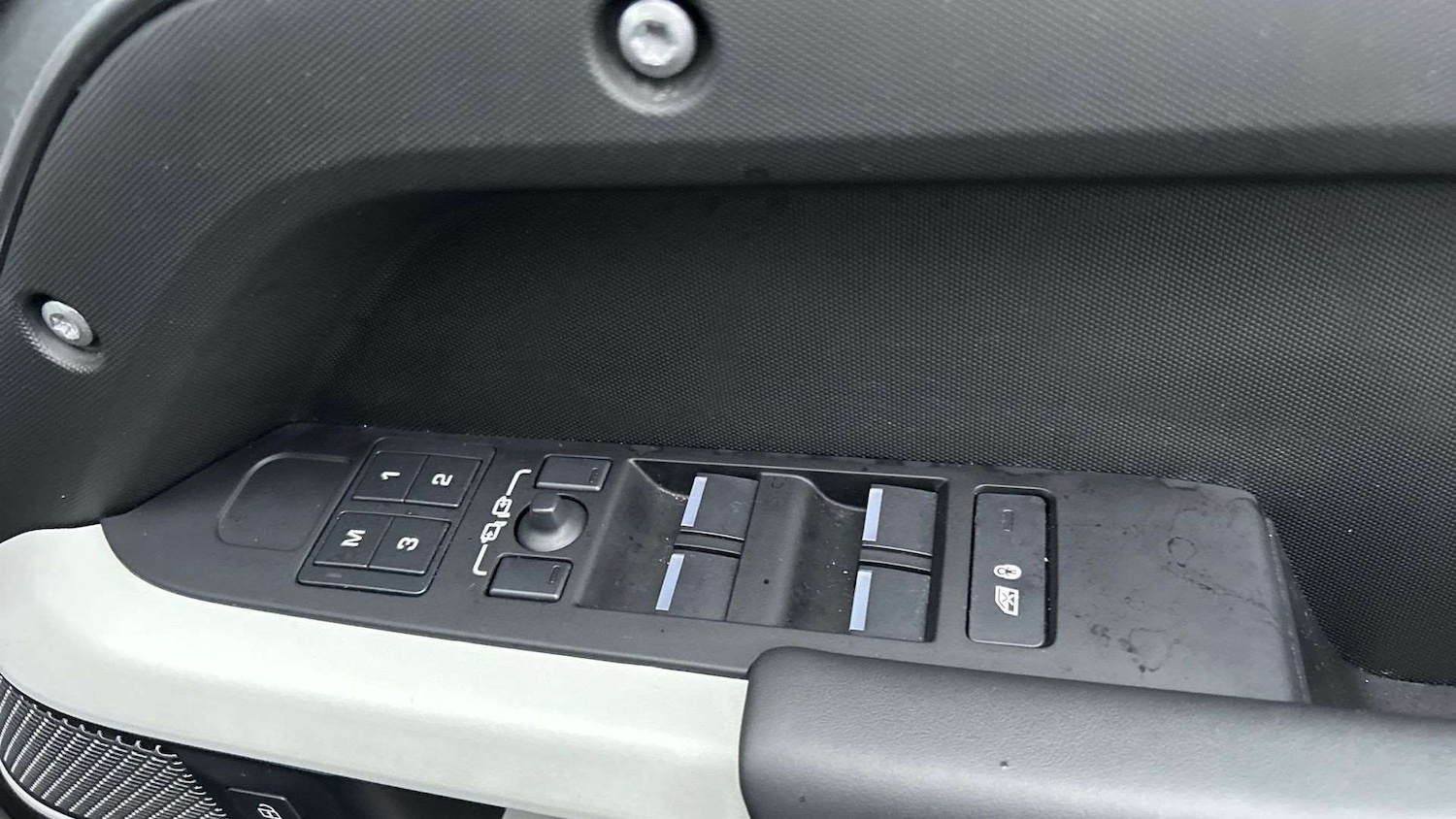 Used Land Rover Defender 2024 for sale - 77308508: Photo 25