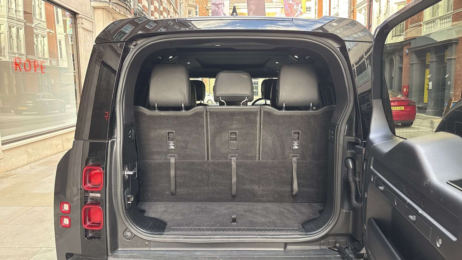 Used Land Rover Defender 2023 for sale - 77294161: Photo 10