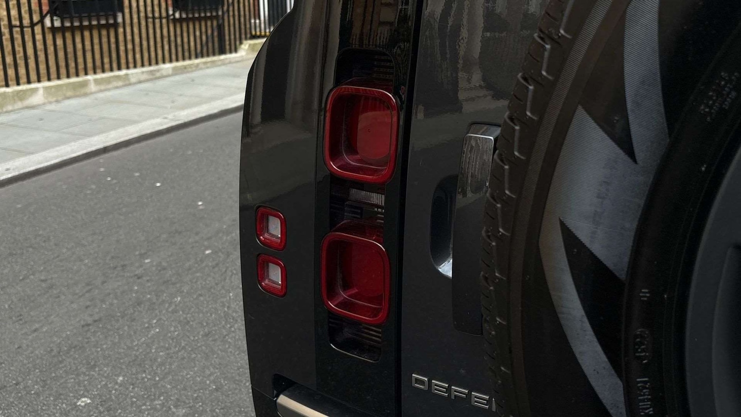 Used Land Rover Defender 2023 for sale - 77294161: Photo 26