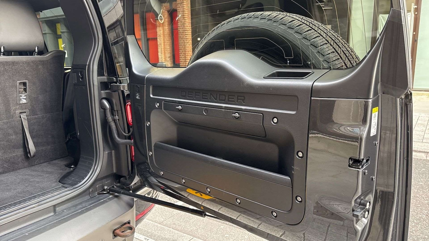 Used Land Rover Defender 2023 for sale - 77294161: Photo 30