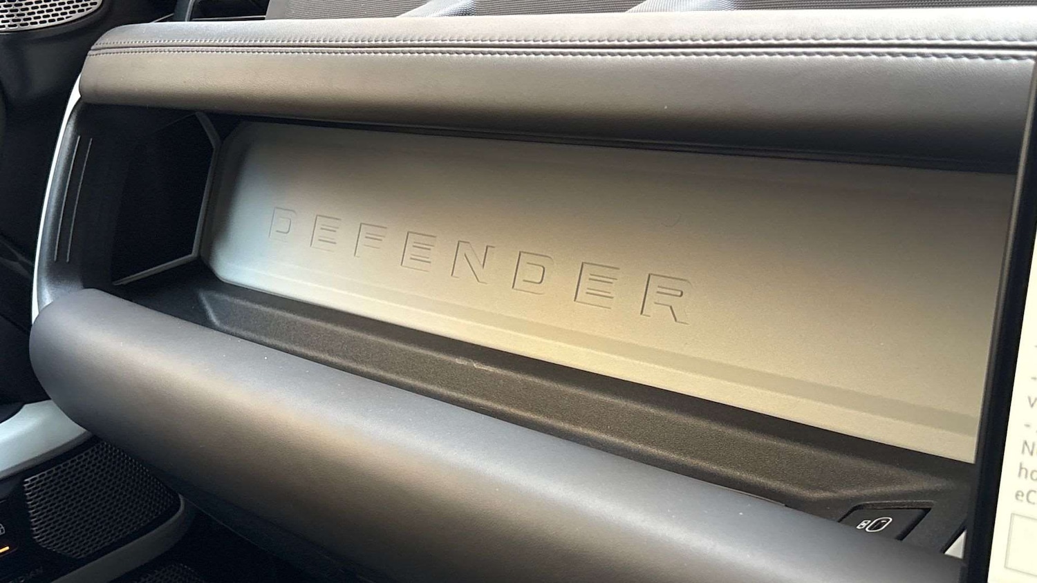 Used Land Rover Defender 2023 for sale - 77294161: Photo 33