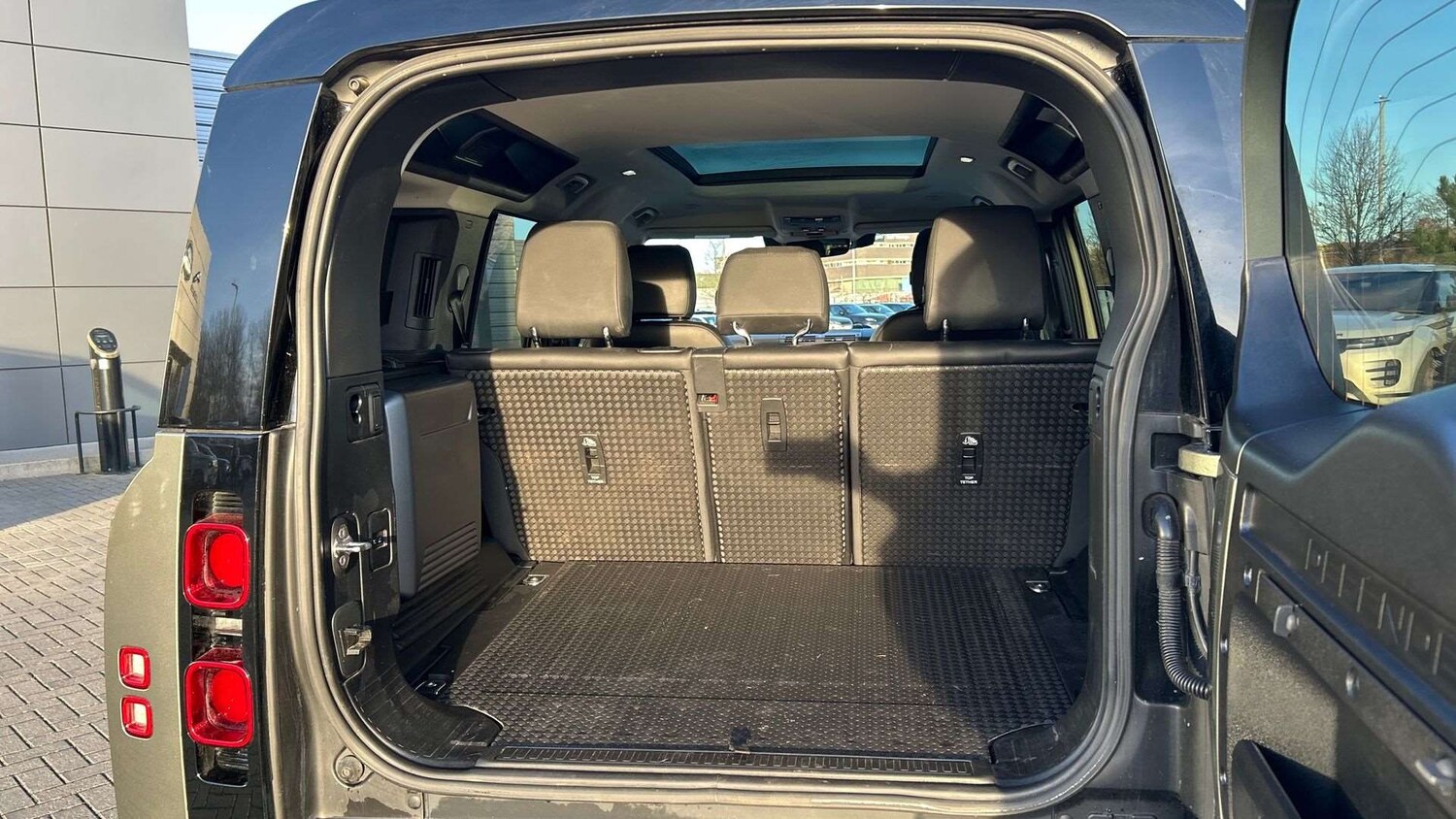 Used Land Rover Defender 2022 for sale - 77093435: Photo 10