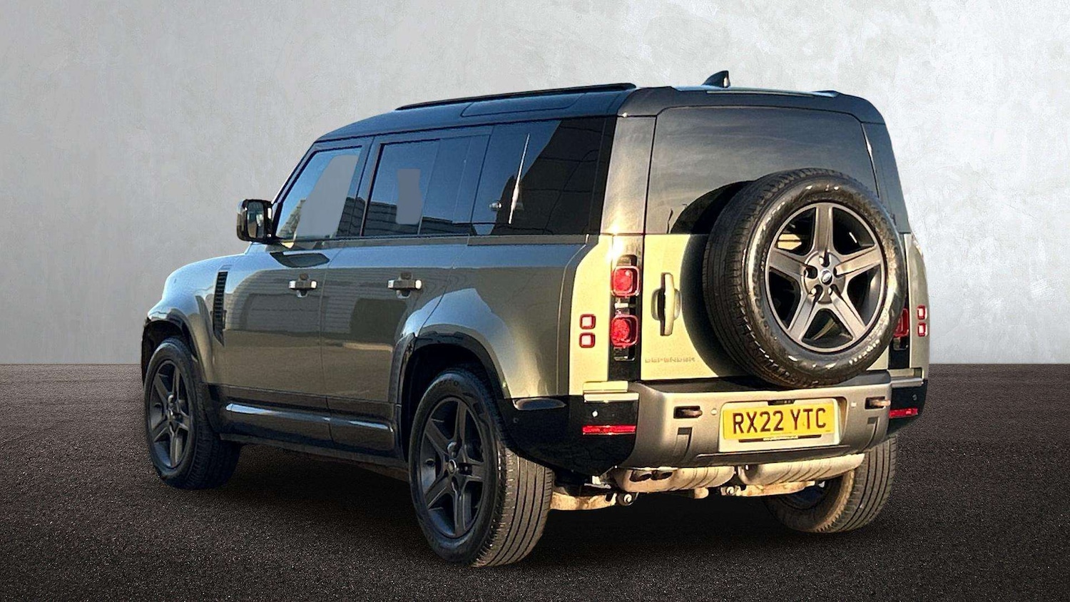 Used Land Rover Defender 2022 for sale - 77093435: Photo 2