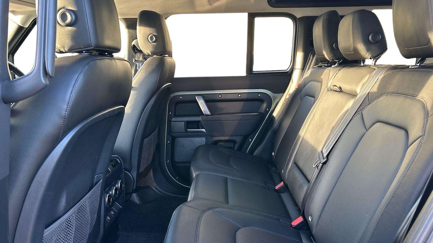 Used Land Rover Defender 2022 for sale - 77093435: Photo 4