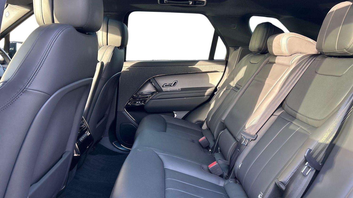 Used Land Rover Range Rover Sport 2025 for sale - 76610688: Photo 4