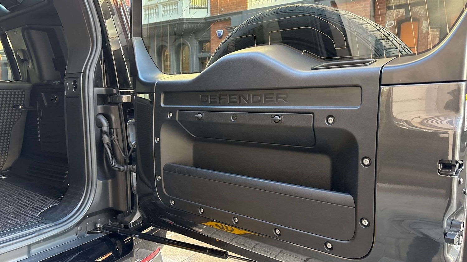 Used Land Rover Defender 2024 for sale - 77373764: Photo 29