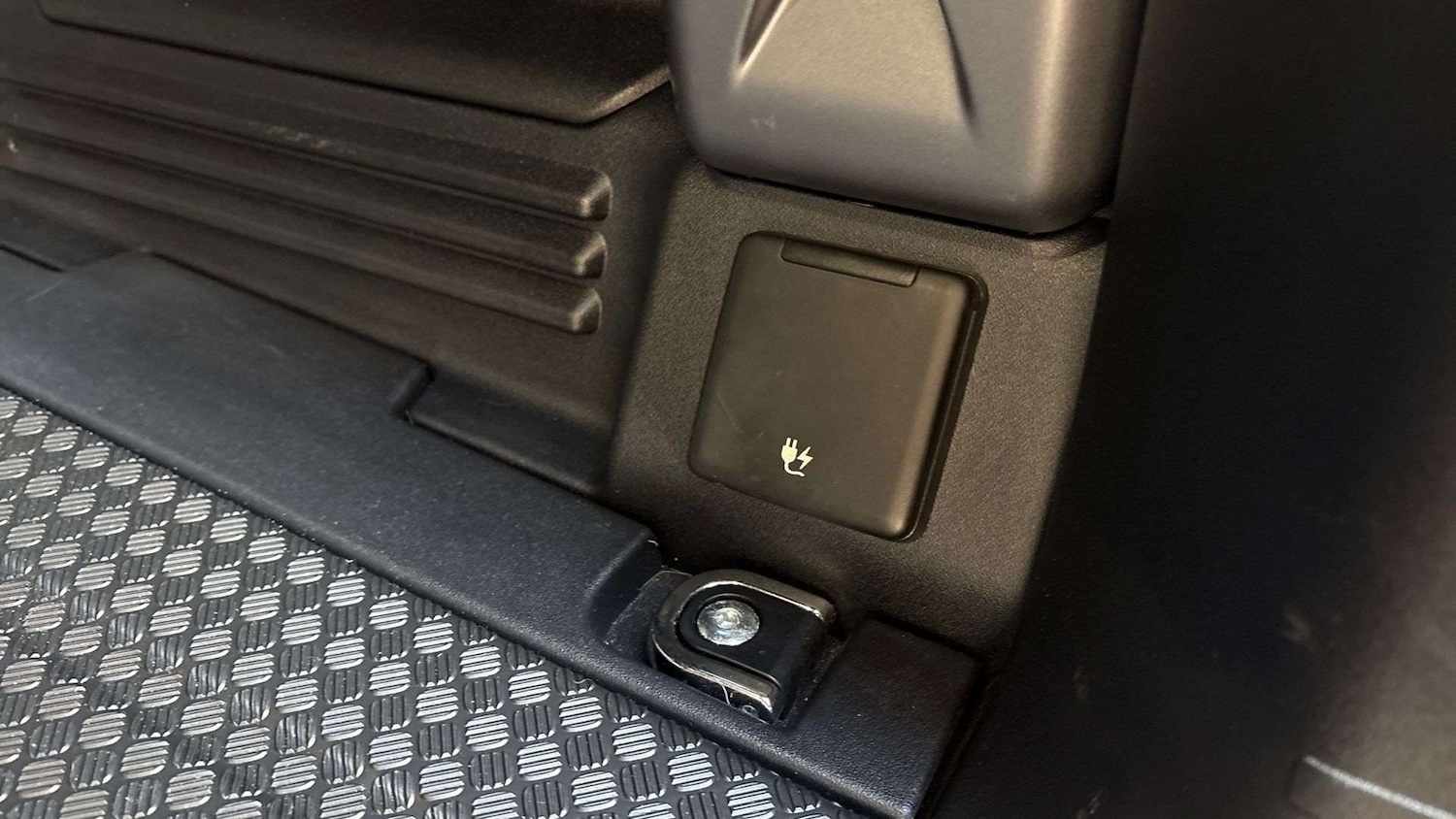 Used Land Rover Defender 2024 for sale - 77373764: Photo 30