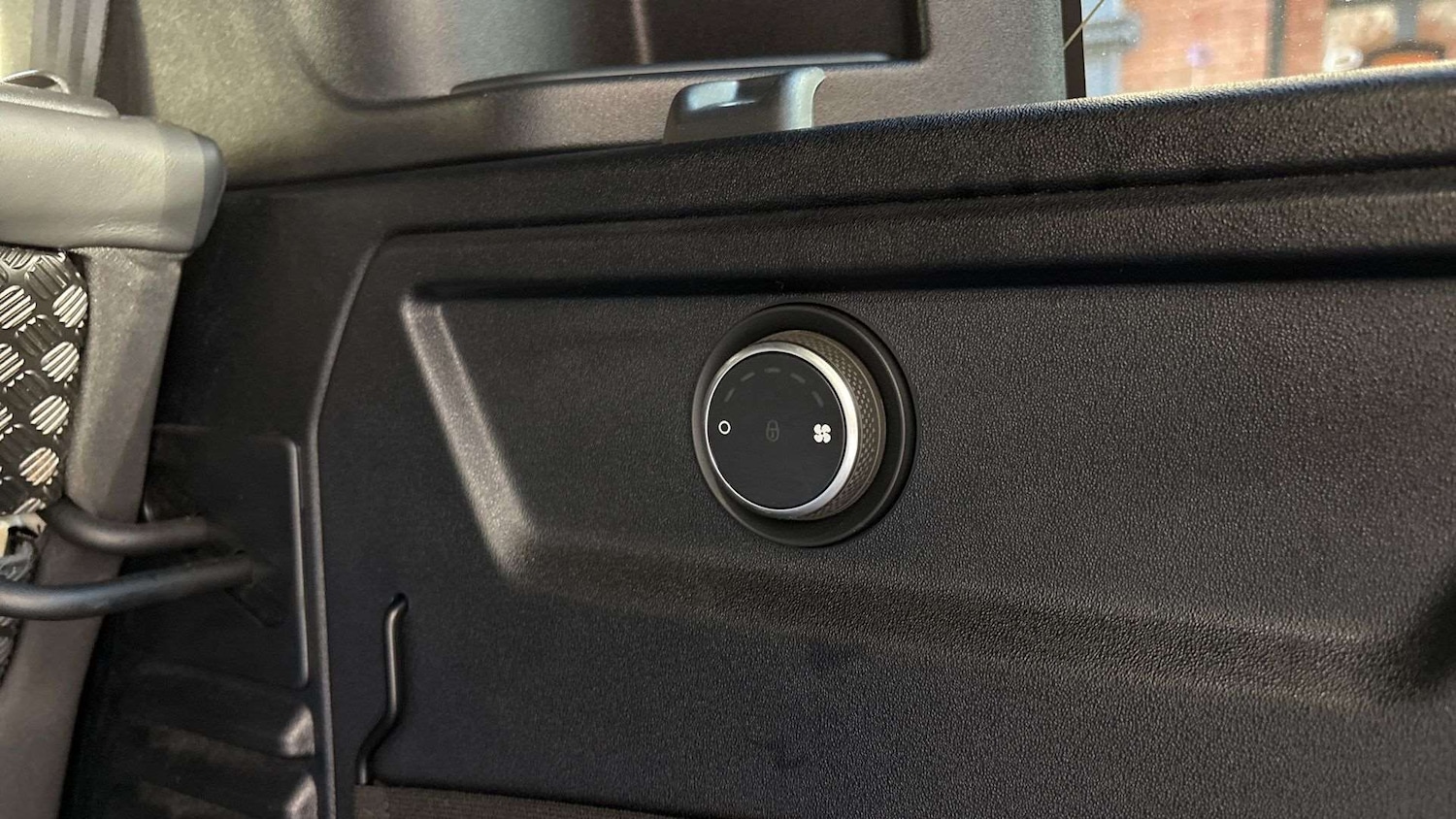 Used Land Rover Defender 2024 for sale - 77373764: Photo 33