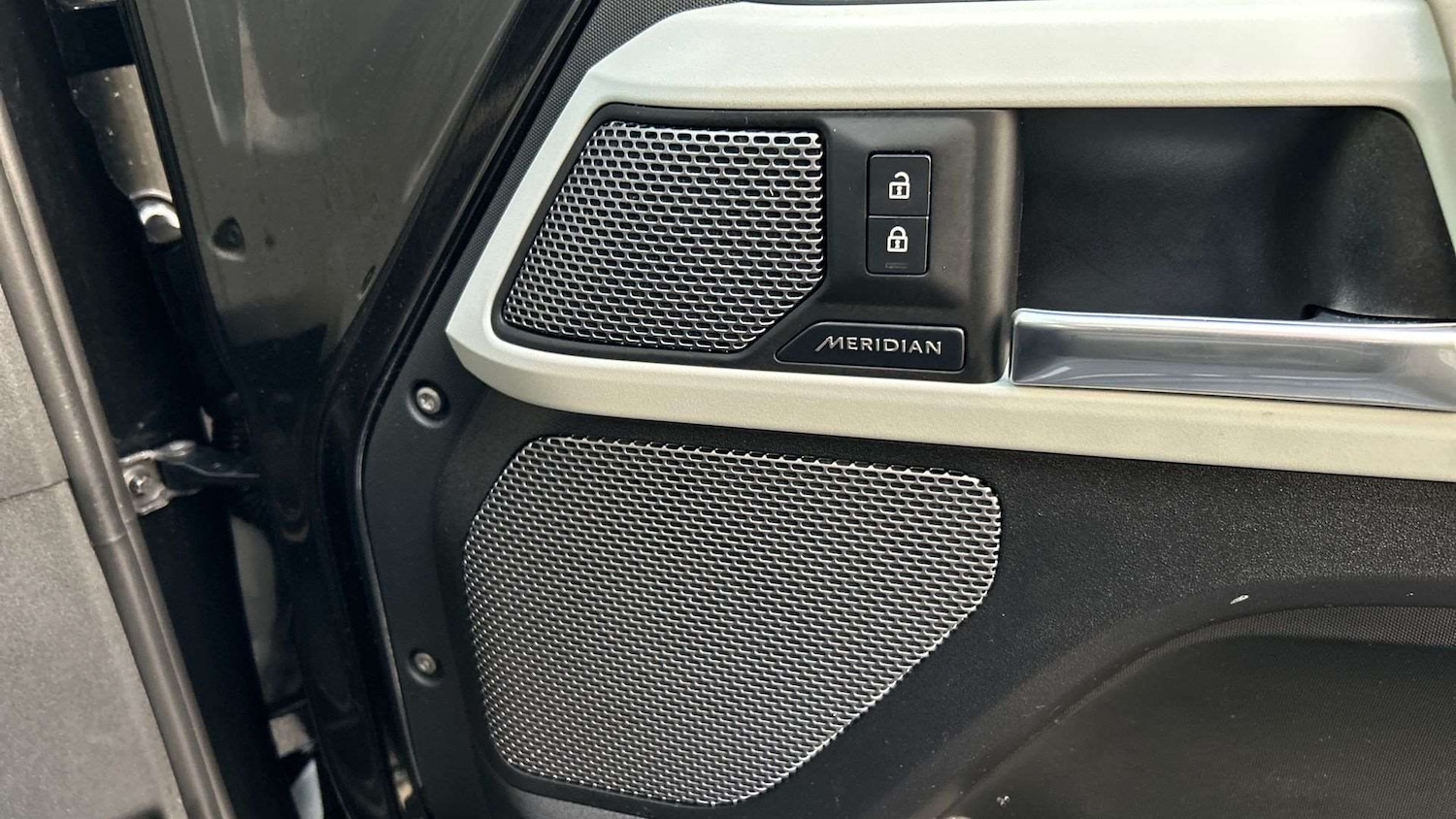 Used Land Rover Defender 2022 for sale - 76804995: Photo 24