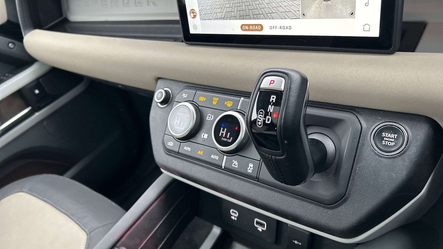 Used Land Rover Defender 2022 for sale - 77000153: Photo 13