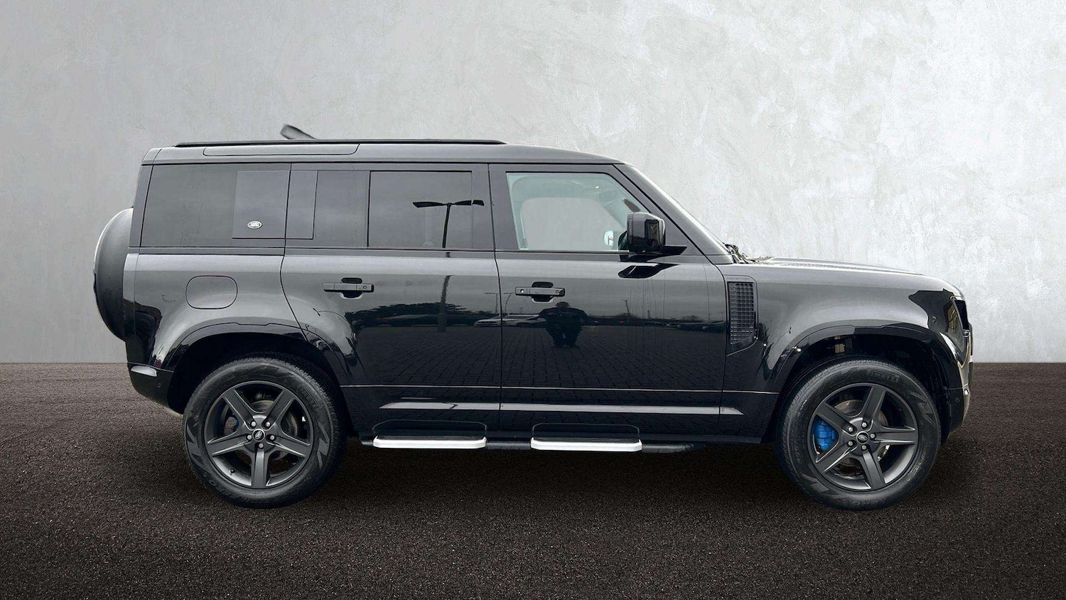 Used Land Rover Defender 2022 for sale - 77000153: Photo 5