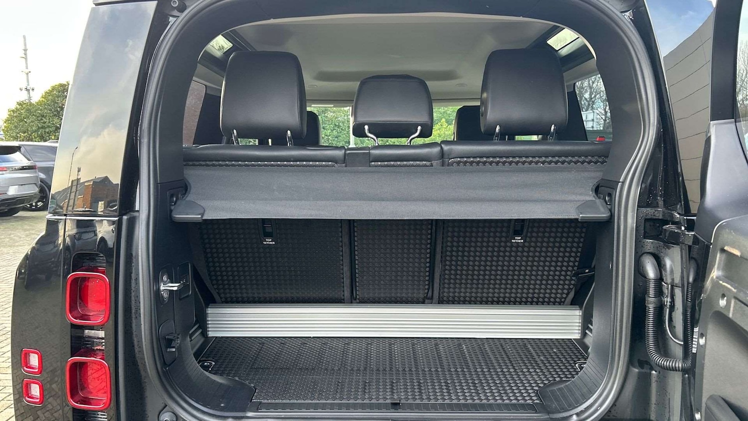 Used Land Rover Defender 2021 for sale - 77032158: Photo 10